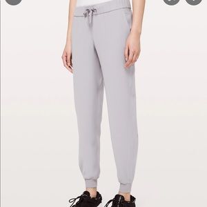 Lululemon on the fly joggers - woven light gray